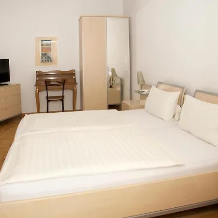 Martino - Zum Hirsch באד זקינגן