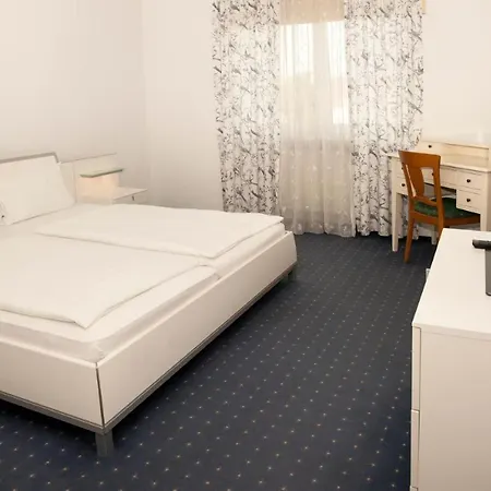 Martino - Zum Hirsch Szálloda