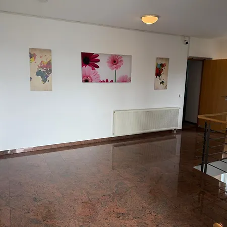 Martino - Zum Hirsch 3*