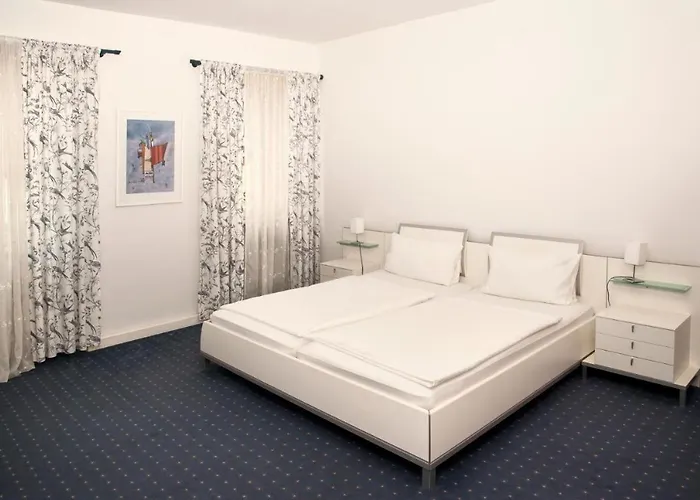 Martino - Zum Hirsch 3*