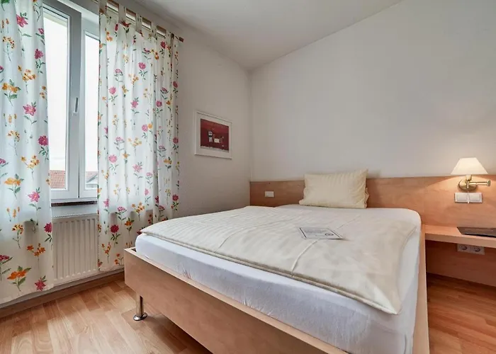 Martino - Zum Hirsch 호텔 3*